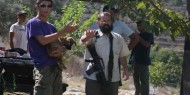 إصابة مواطن واعتقال آخر خلال اعتداء للمستوطنين في الخليل