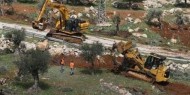 نابلس: آليات الاحتلال تجرف عدة دونمات في أراضي بورين